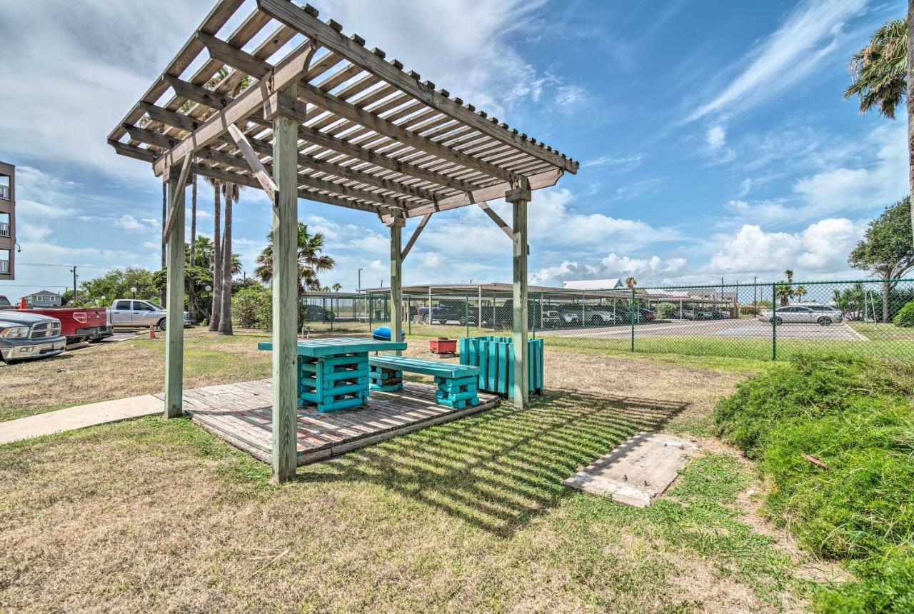 Beachfront Corpus Christi Condo With Arcade Room! Екстериор снимка
